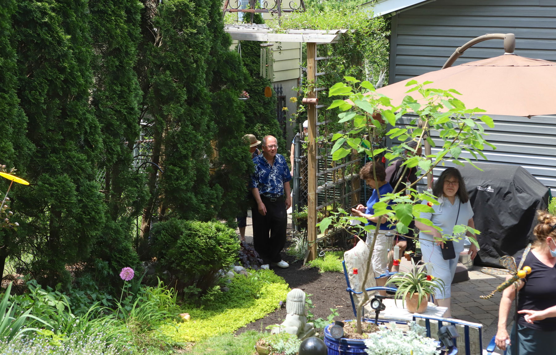 Newark Garden Tour